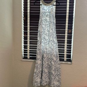 120% Lino dress. Gorgeous blue floral print